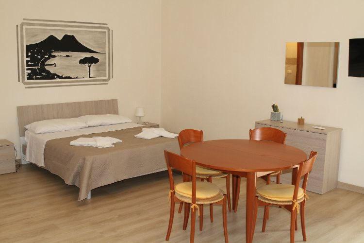Keira House Napoli Hotel ภายนอก รูปภาพ