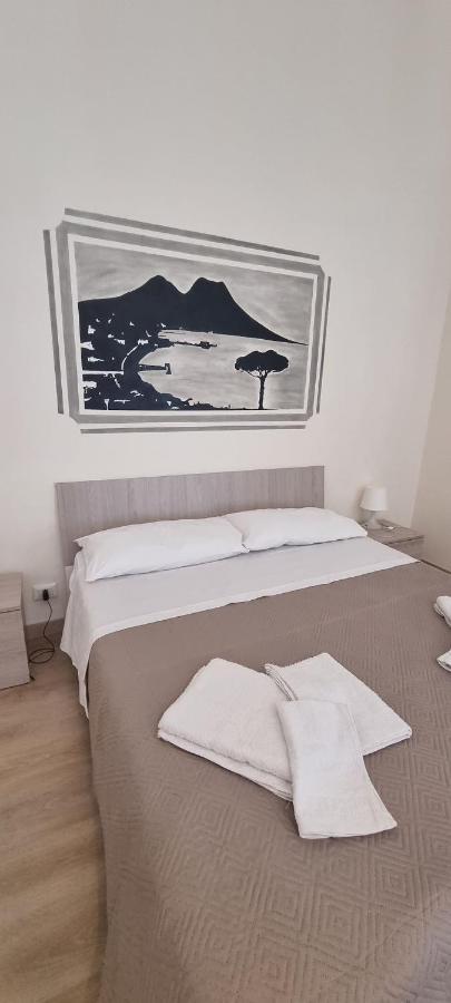 Keira House Napoli Hotel ภายนอก รูปภาพ
