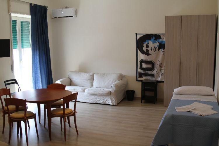 Keira House Napoli Hotel ภายนอก รูปภาพ