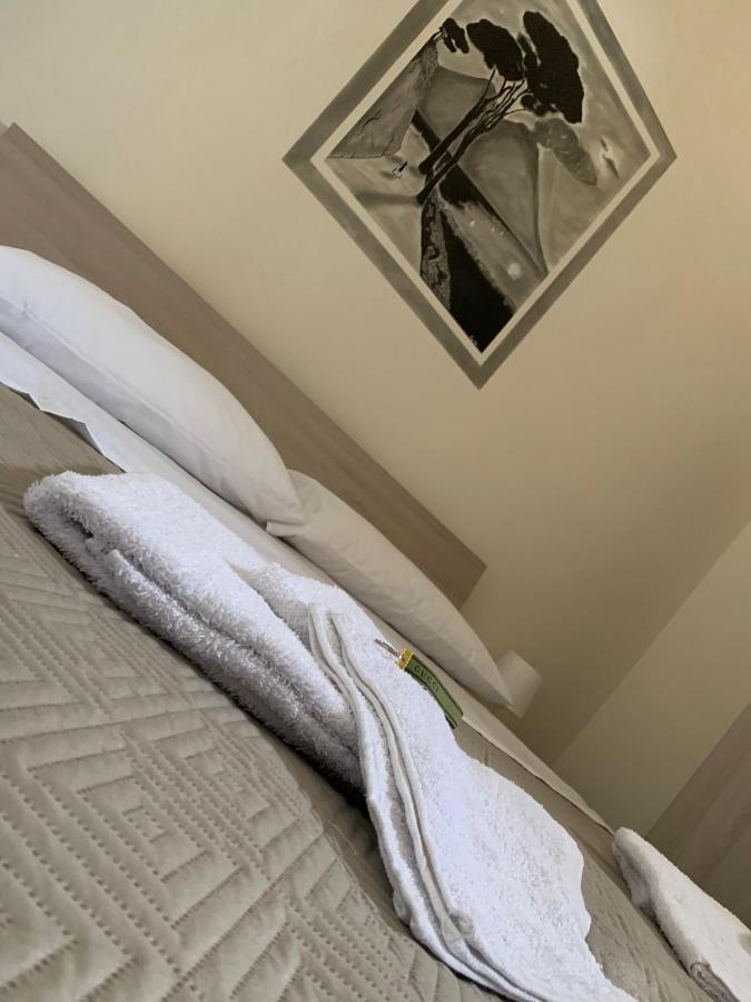 Keira House Napoli Hotel ภายนอก รูปภาพ